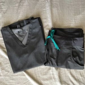 Figs Graphite Scrub Set